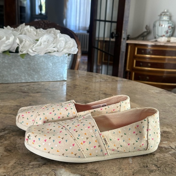 TOMS Pastel Triangle Shoes - Picture 4 of 7